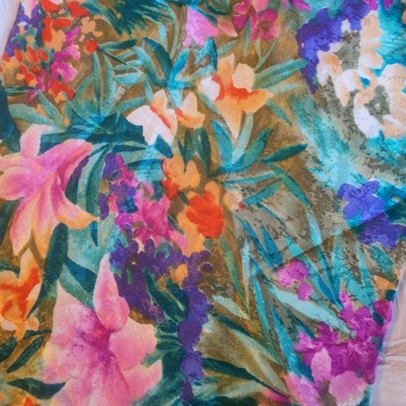 2 SILKY SCARVES - Picture 6 of 7